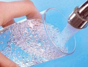 acqua_rubinetto482.jpg_370468210.jpg