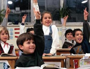bambini a scuola.JPG