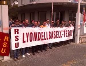 basell striscione.jpg