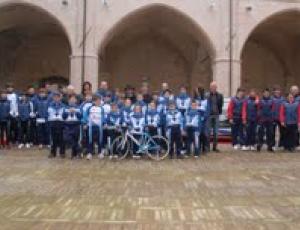 ciclismo tutti insieme.jpg