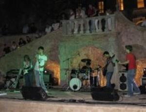 giovani note corona.jpg