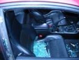 ladri auto.jpg