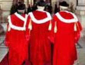 magistrati escono.jpg