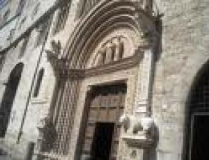 palazzo priori.jpg