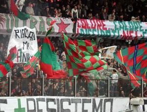 ternana-curva-bandiere1.jpg