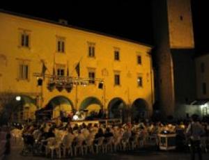 trevi in piazza2.jpg