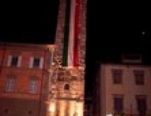 tricolore torre castello.jpg